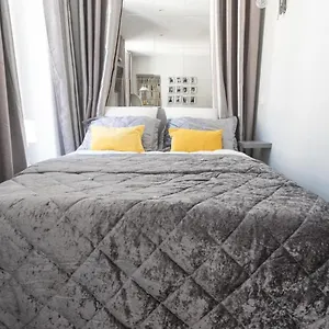 Le Petit Prince- Studio Cosy 2 Pers -metro Valmy Lyon