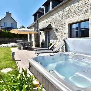  Hébergement de vacances Ty Dag - La Desirade Proche Et Jacuzzi